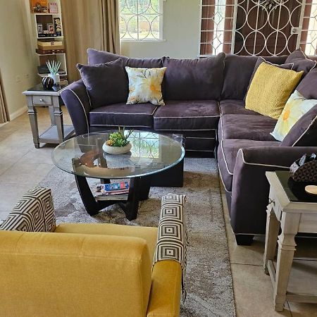 Komfort Getaway Villa At Countrymist 奥乔里奥斯 外观 照片