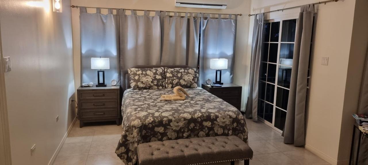 Komfort Getaway Villa At Countrymist 奥乔里奥斯 外观 照片