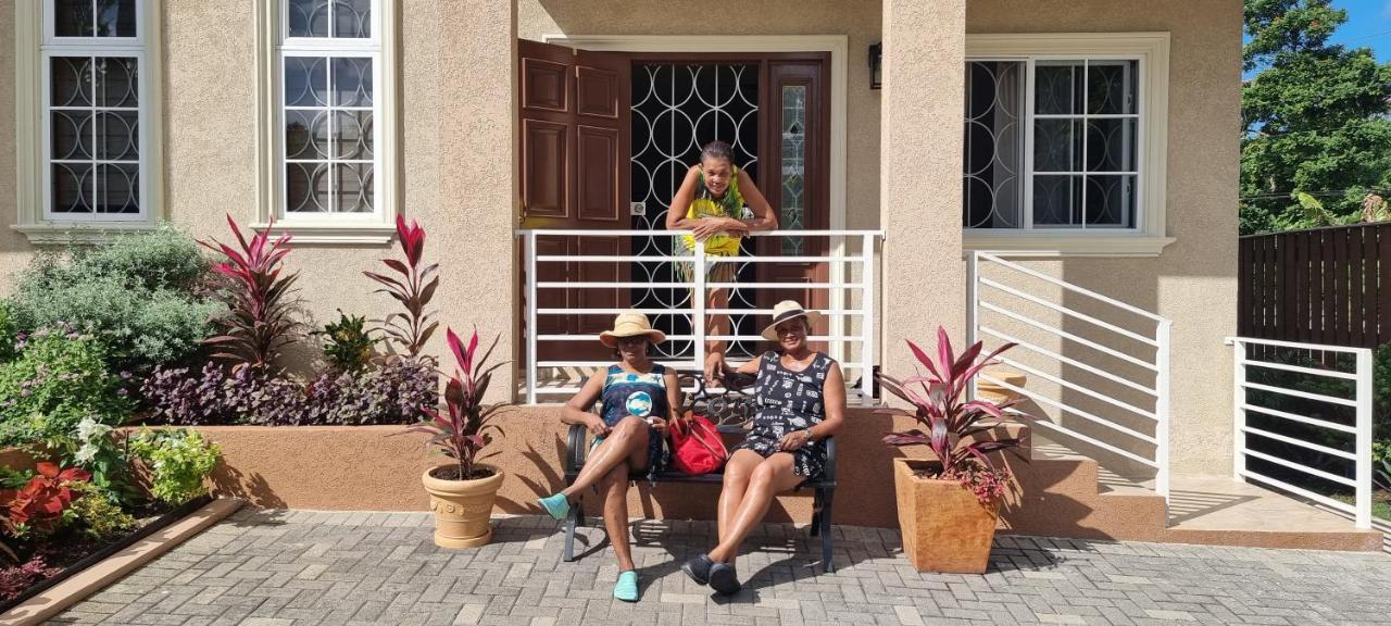 Komfort Getaway Villa At Countrymist 奥乔里奥斯 外观 照片